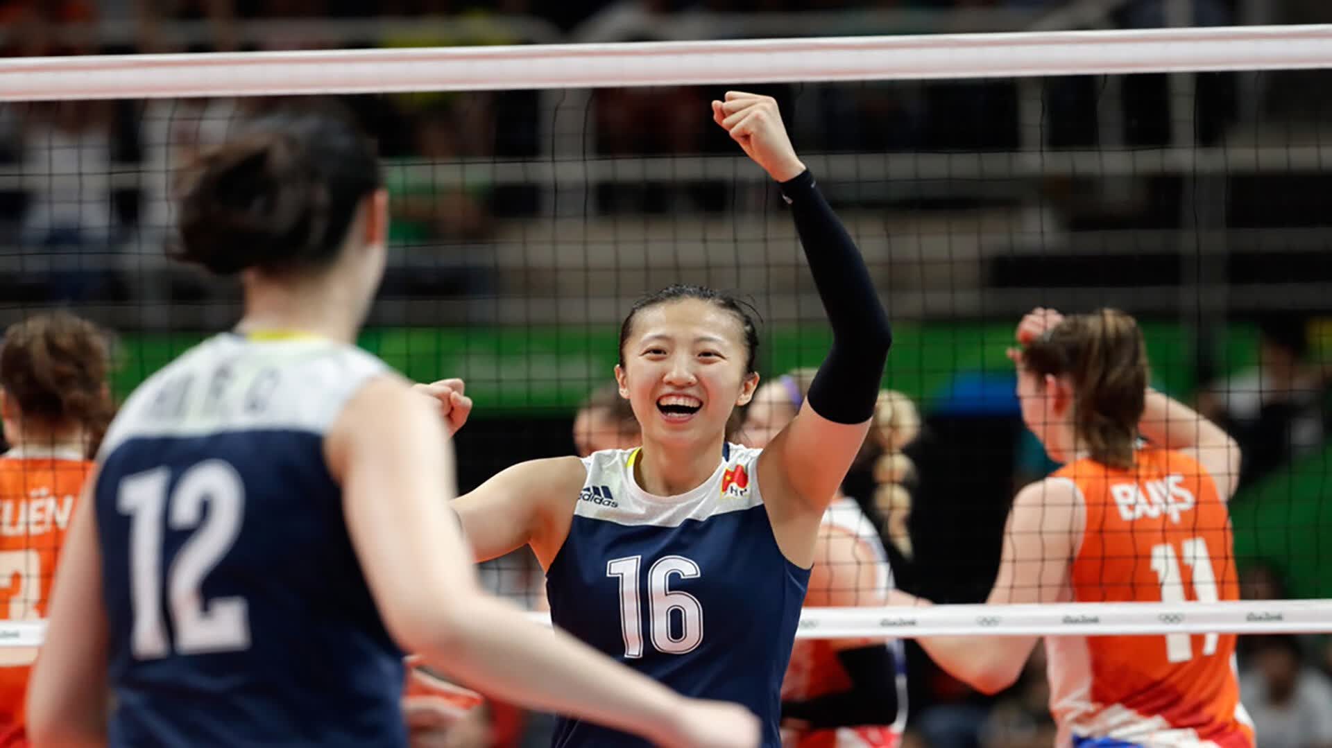王者归来!莱万首秀化身叹息之墙,切尔西主场沸腾如火山爆发